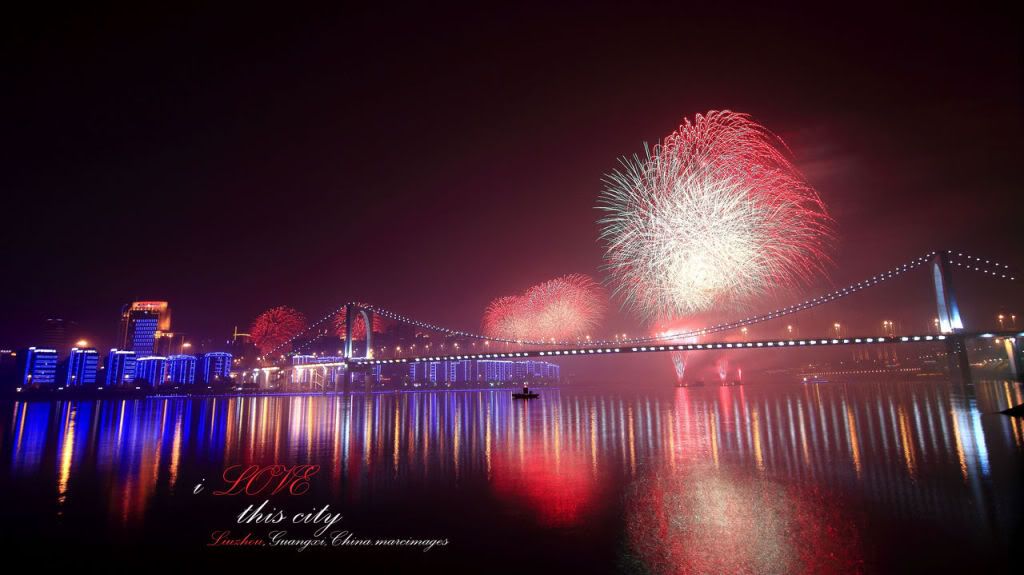 2011年2月摄于广西柳州,新年的焰火,表达着人们对新年灿烂的企盼